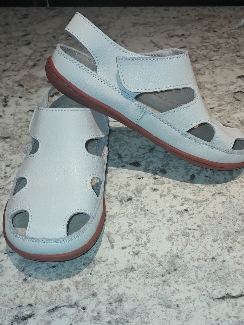 NWT! Dadawen Kids White Leather Sandals with Velcro Strap SIZE 33(1.5US)